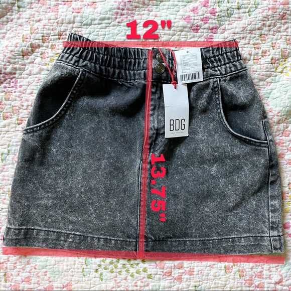 NWT BDG UO black Denim Mini skirt stretchy waist - Picture 2 of 6